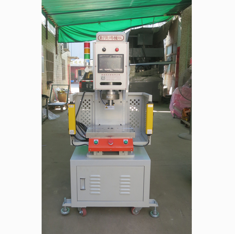 C型精密伺服壓力機(jī)