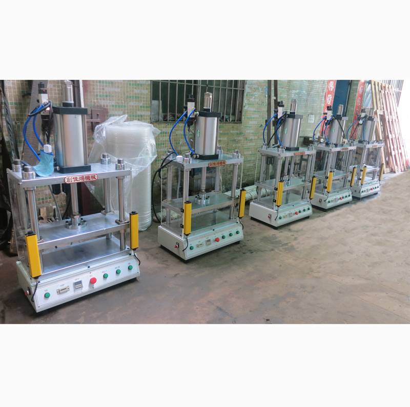 四柱三板氣壓壓床